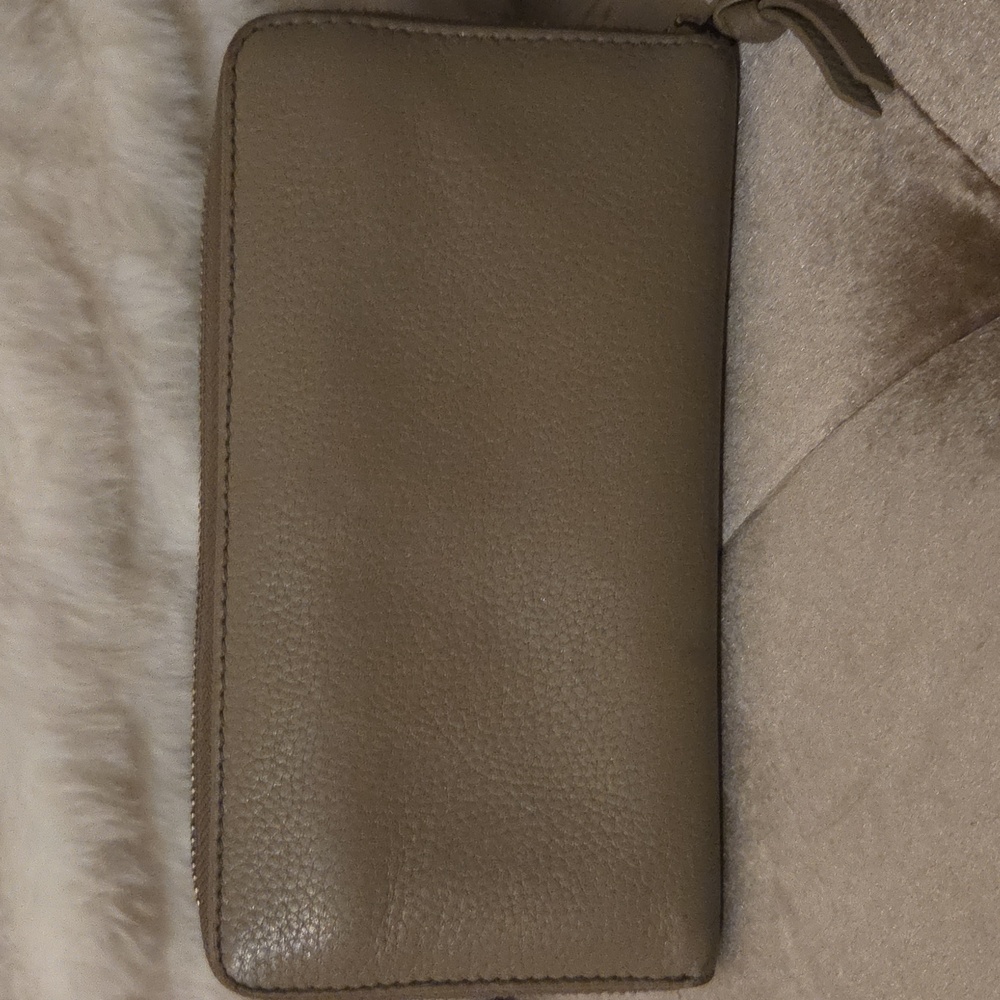 Tory Burch Beige Leather Zip Wallet - Picture 3 of 7